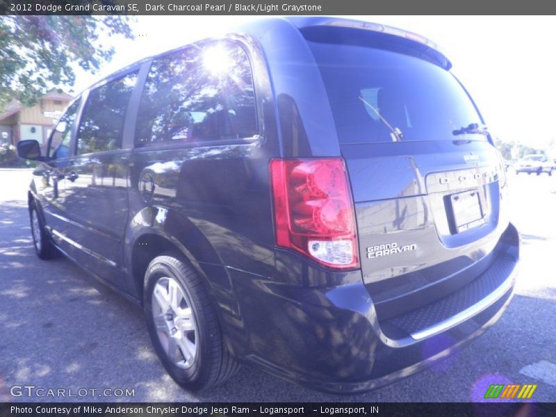 Dark Charcoal Pearl / Black/Light Graystone 2012 Dodge Grand Caravan SE