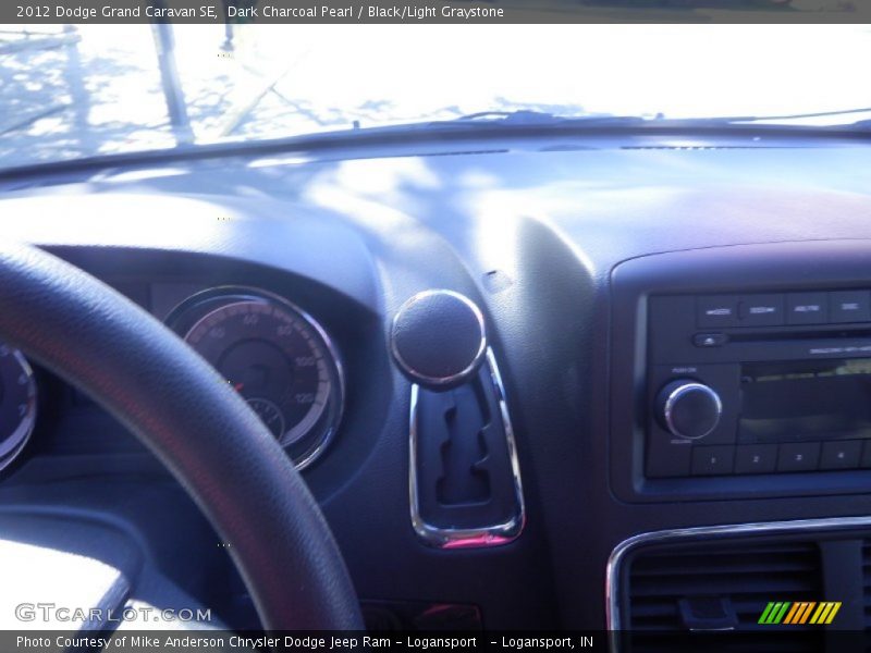 Dark Charcoal Pearl / Black/Light Graystone 2012 Dodge Grand Caravan SE