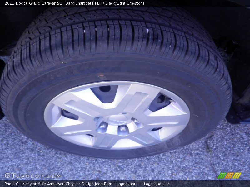 Dark Charcoal Pearl / Black/Light Graystone 2012 Dodge Grand Caravan SE