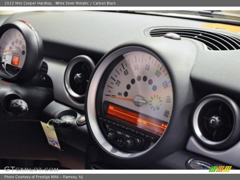 White Silver Metallic / Carbon Black 2013 Mini Cooper Hardtop