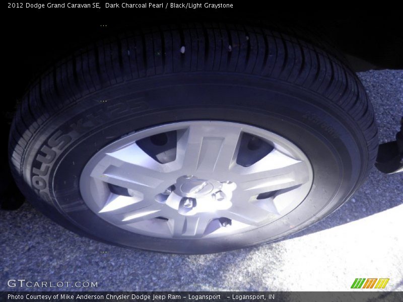 Dark Charcoal Pearl / Black/Light Graystone 2012 Dodge Grand Caravan SE