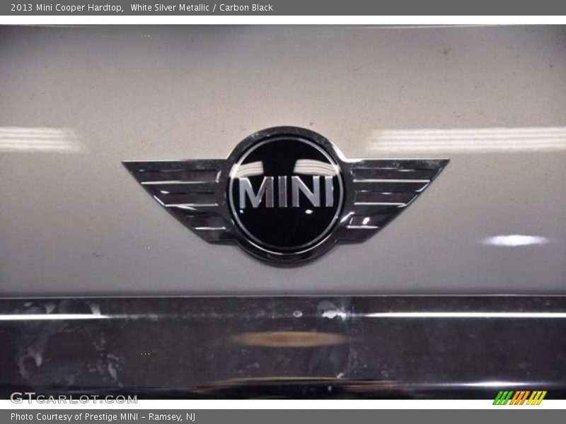 White Silver Metallic / Carbon Black 2013 Mini Cooper Hardtop