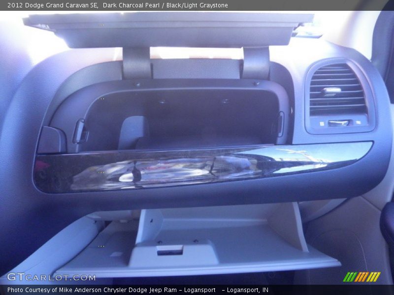 Dark Charcoal Pearl / Black/Light Graystone 2012 Dodge Grand Caravan SE
