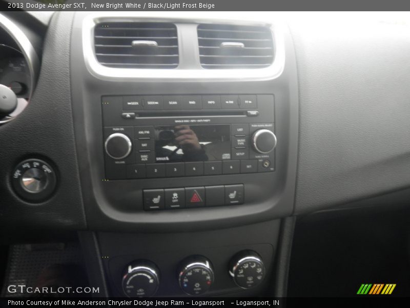 New Bright White / Black/Light Frost Beige 2013 Dodge Avenger SXT