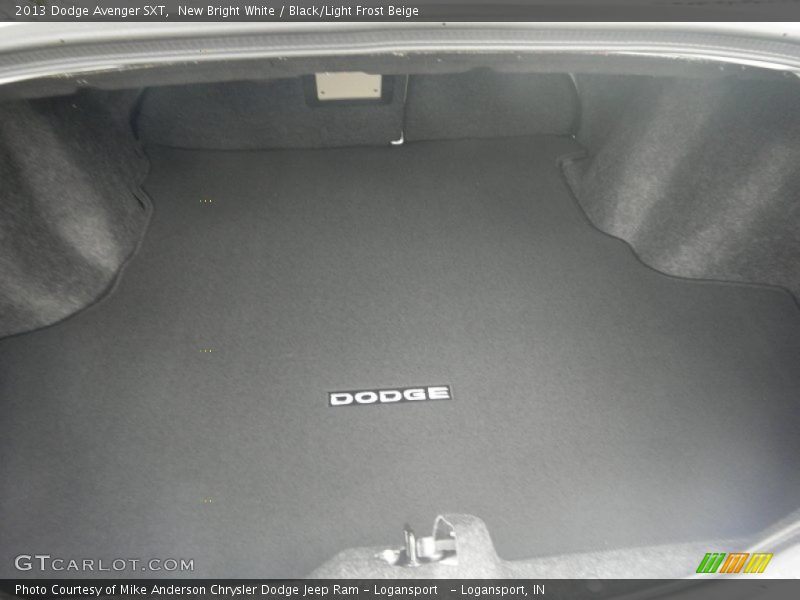 New Bright White / Black/Light Frost Beige 2013 Dodge Avenger SXT