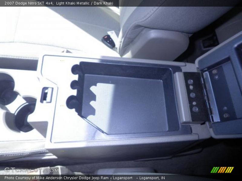 Light Khaki Metallic / Dark Khaki 2007 Dodge Nitro SXT 4x4