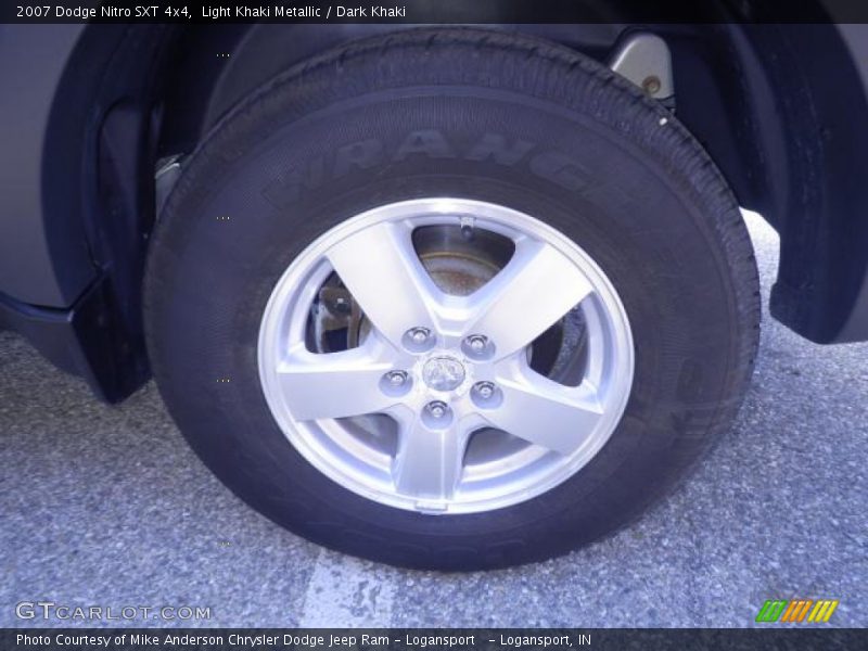 Light Khaki Metallic / Dark Khaki 2007 Dodge Nitro SXT 4x4