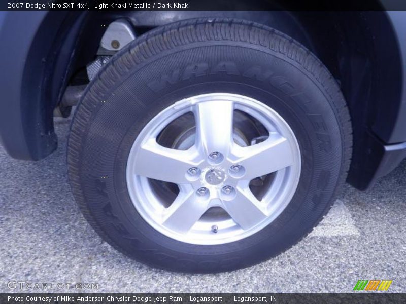 Light Khaki Metallic / Dark Khaki 2007 Dodge Nitro SXT 4x4