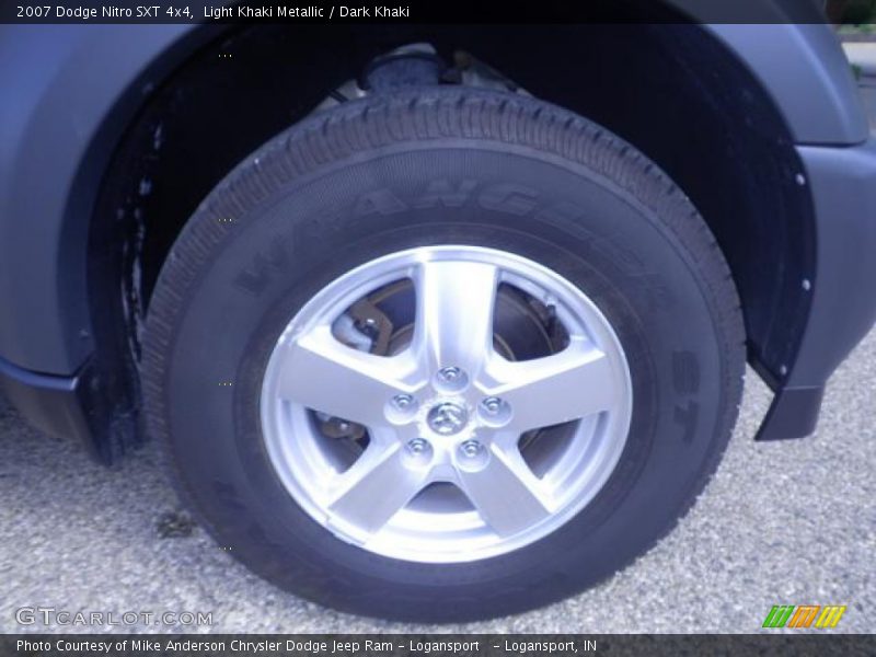 Light Khaki Metallic / Dark Khaki 2007 Dodge Nitro SXT 4x4