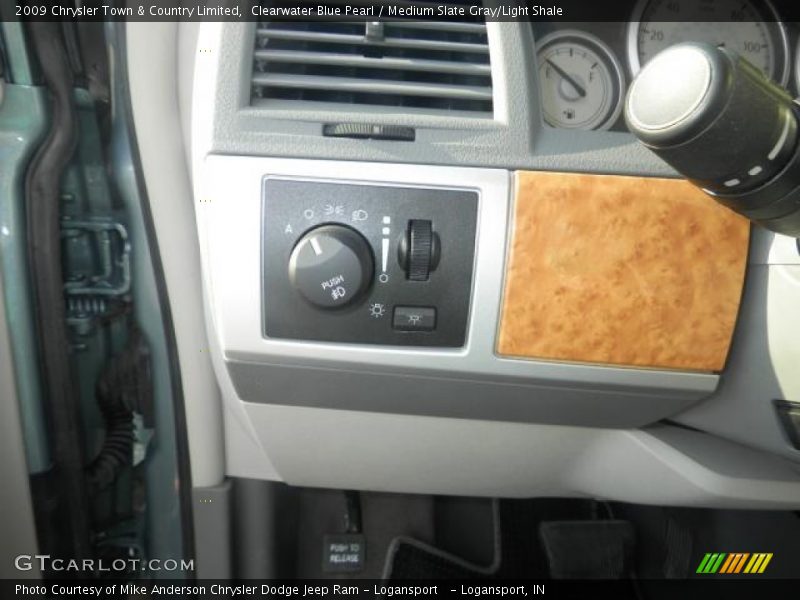Clearwater Blue Pearl / Medium Slate Gray/Light Shale 2009 Chrysler Town & Country Limited