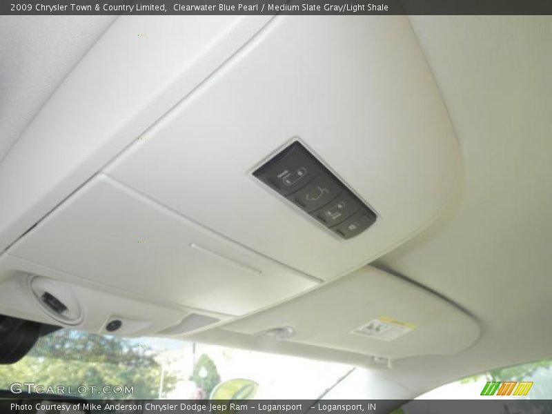 Clearwater Blue Pearl / Medium Slate Gray/Light Shale 2009 Chrysler Town & Country Limited
