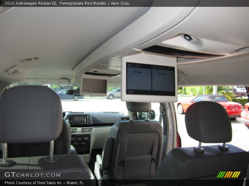 Pomegranate Red Metallic / Aero Gray 2010 Volkswagen Routan SE