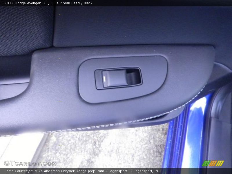 Blue Streak Pearl / Black 2013 Dodge Avenger SXT