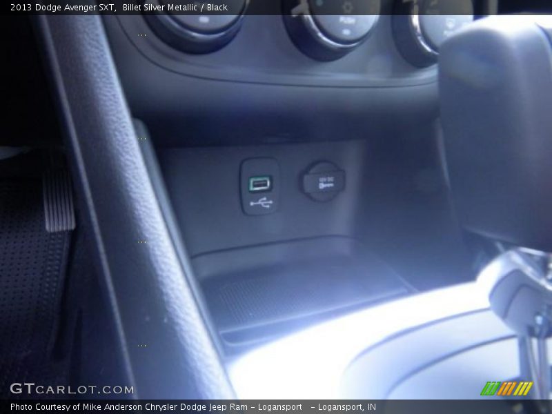 Billet Silver Metallic / Black 2013 Dodge Avenger SXT