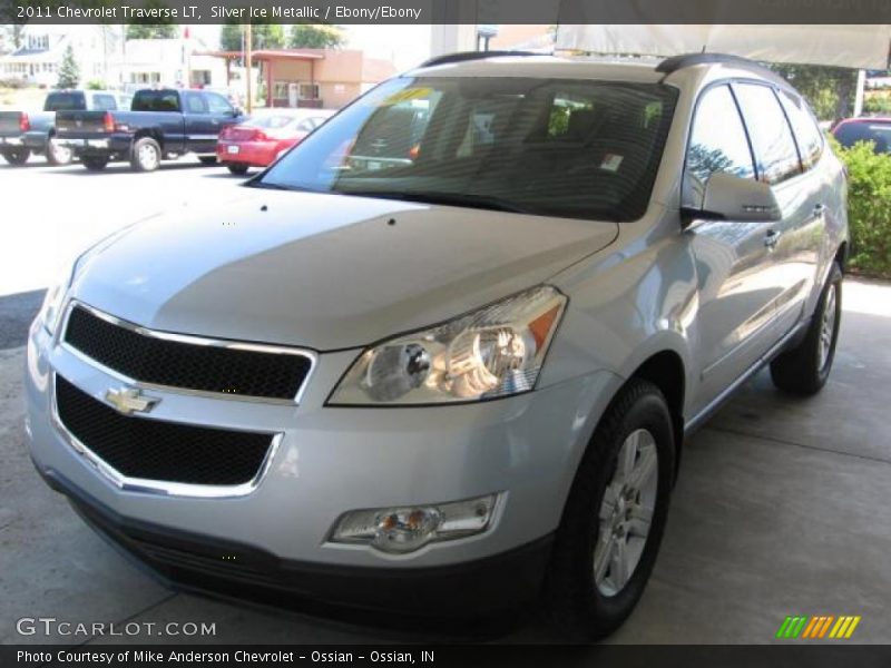 Silver Ice Metallic / Ebony/Ebony 2011 Chevrolet Traverse LT