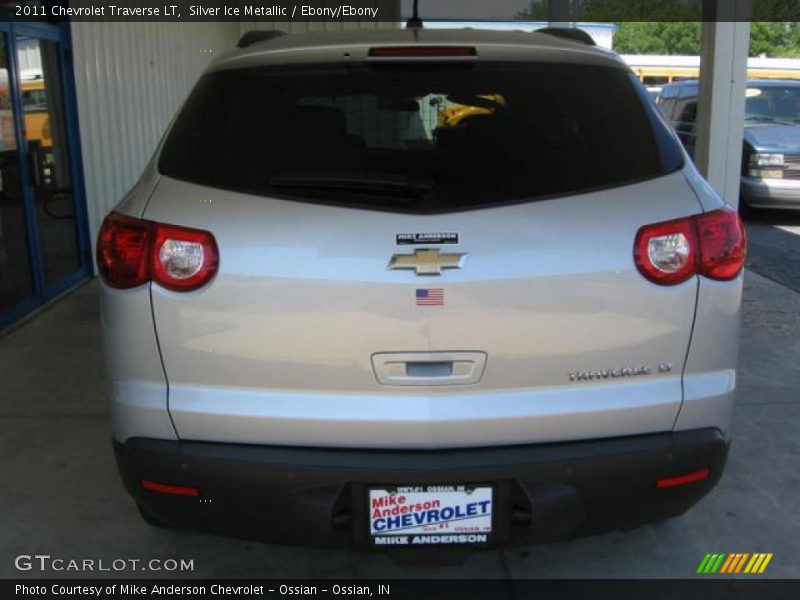 Silver Ice Metallic / Ebony/Ebony 2011 Chevrolet Traverse LT