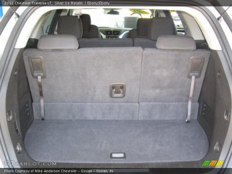 Silver Ice Metallic / Ebony/Ebony 2011 Chevrolet Traverse LT