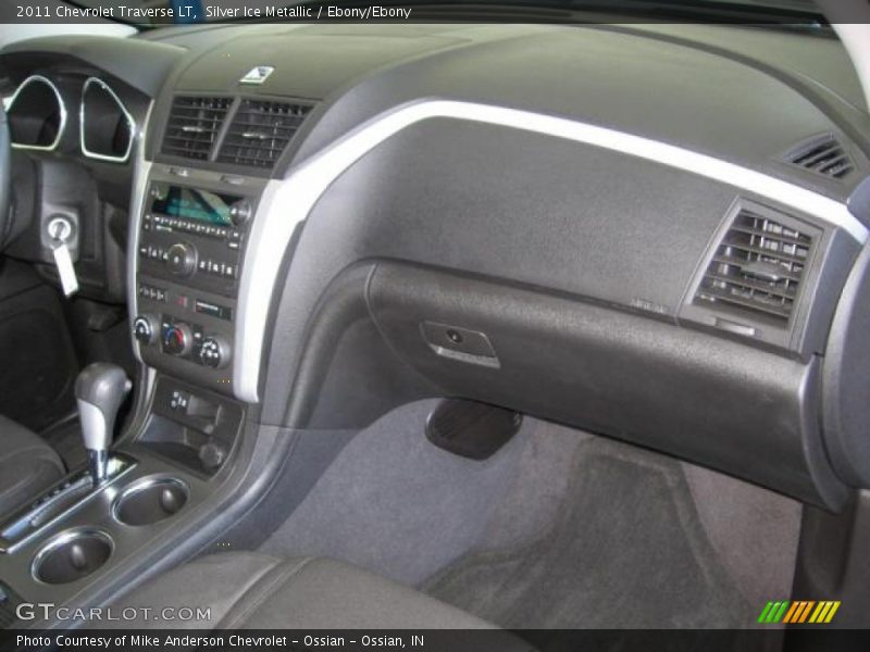 Silver Ice Metallic / Ebony/Ebony 2011 Chevrolet Traverse LT