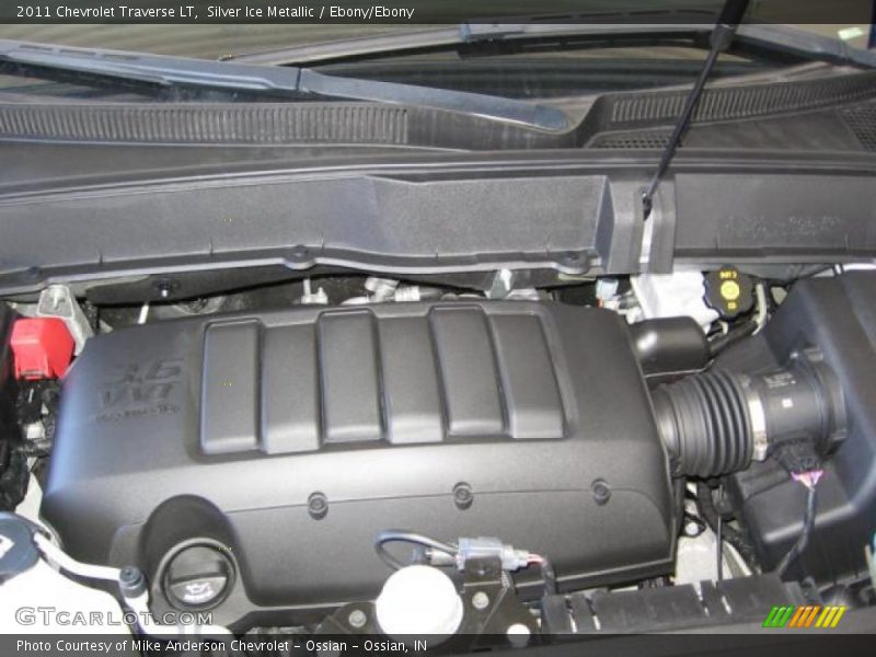 Silver Ice Metallic / Ebony/Ebony 2011 Chevrolet Traverse LT