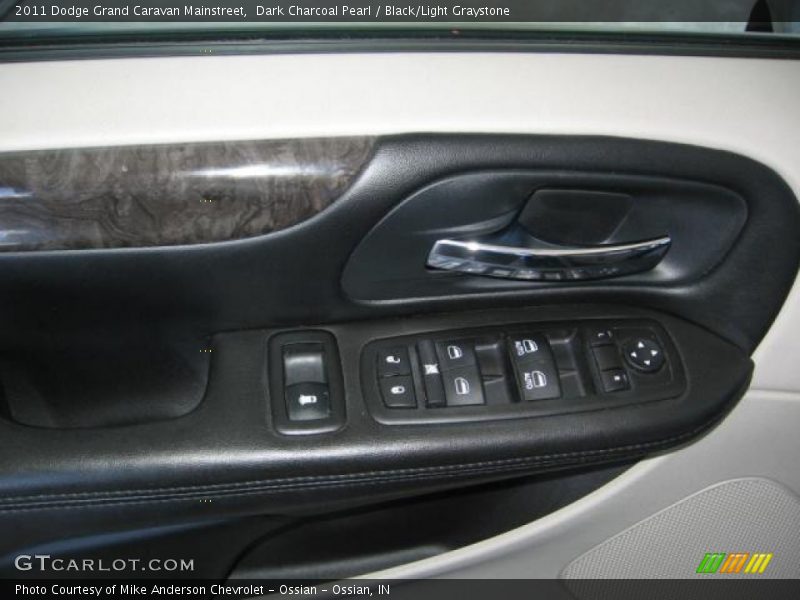 Dark Charcoal Pearl / Black/Light Graystone 2011 Dodge Grand Caravan Mainstreet