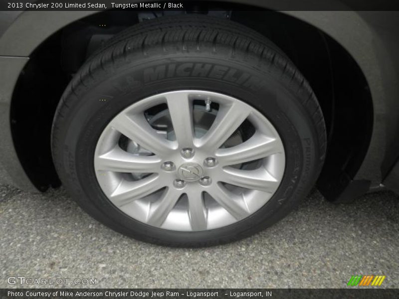 Tungsten Metallic / Black 2013 Chrysler 200 Limited Sedan