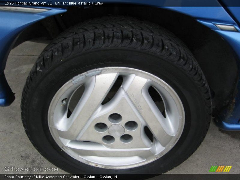 Brilliant Blue Metallic / Grey 1995 Pontiac Grand Am SE