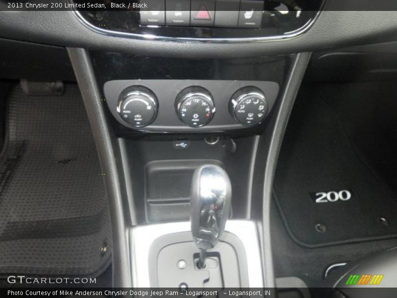Black / Black 2013 Chrysler 200 Limited Sedan