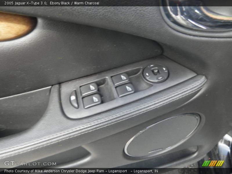 Ebony Black / Warm Charcoal 2005 Jaguar X-Type 3.0