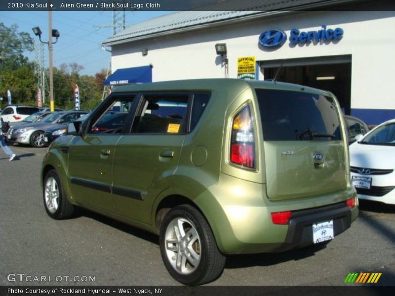 Alien Green / Black Soul Logo Cloth 2010 Kia Soul +