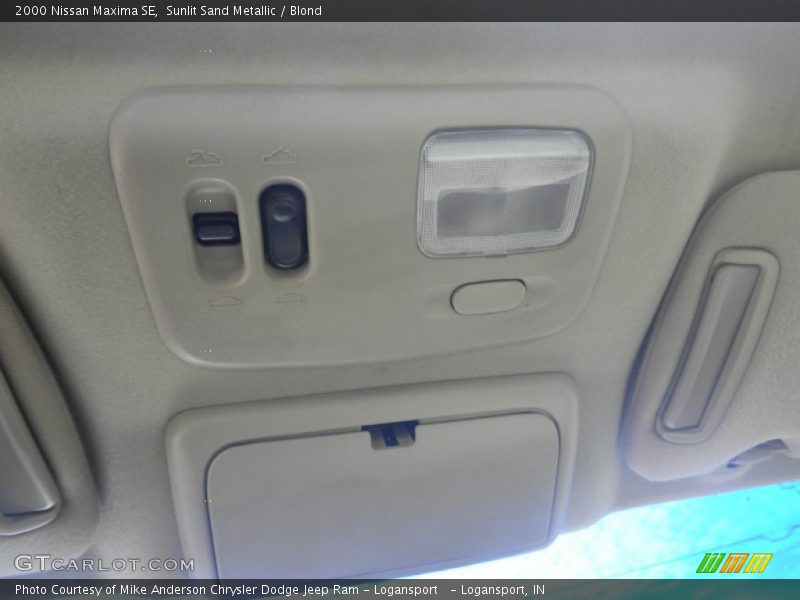 Sunlit Sand Metallic / Blond 2000 Nissan Maxima SE