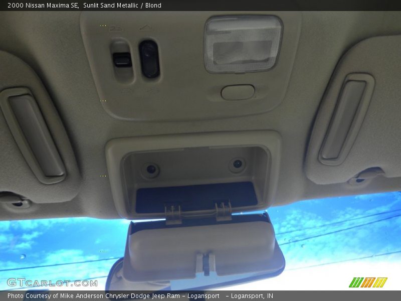Sunlit Sand Metallic / Blond 2000 Nissan Maxima SE