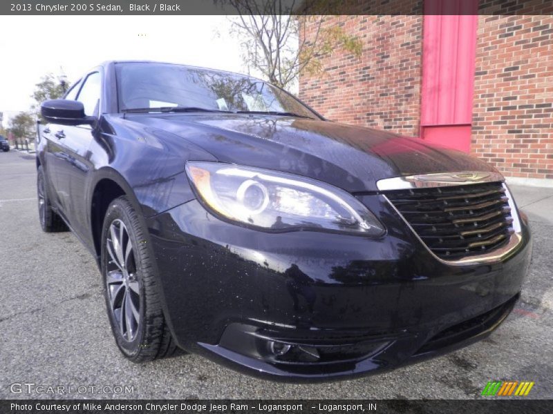 Black / Black 2013 Chrysler 200 S Sedan
