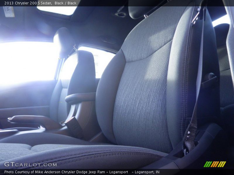 Black / Black 2013 Chrysler 200 S Sedan