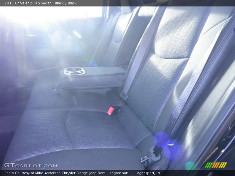Black / Black 2013 Chrysler 200 S Sedan