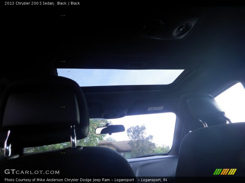 Black / Black 2013 Chrysler 200 S Sedan