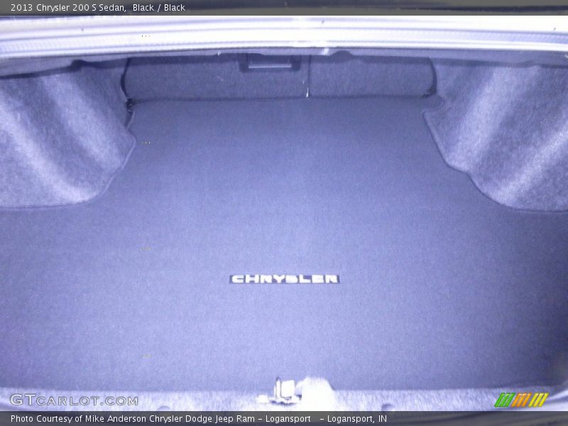 Black / Black 2013 Chrysler 200 S Sedan