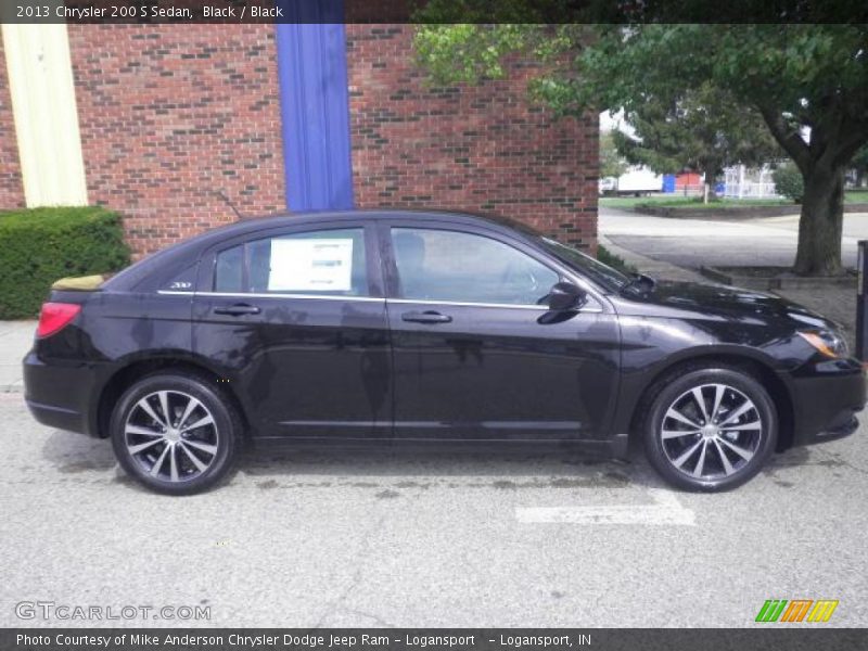 Black / Black 2013 Chrysler 200 S Sedan
