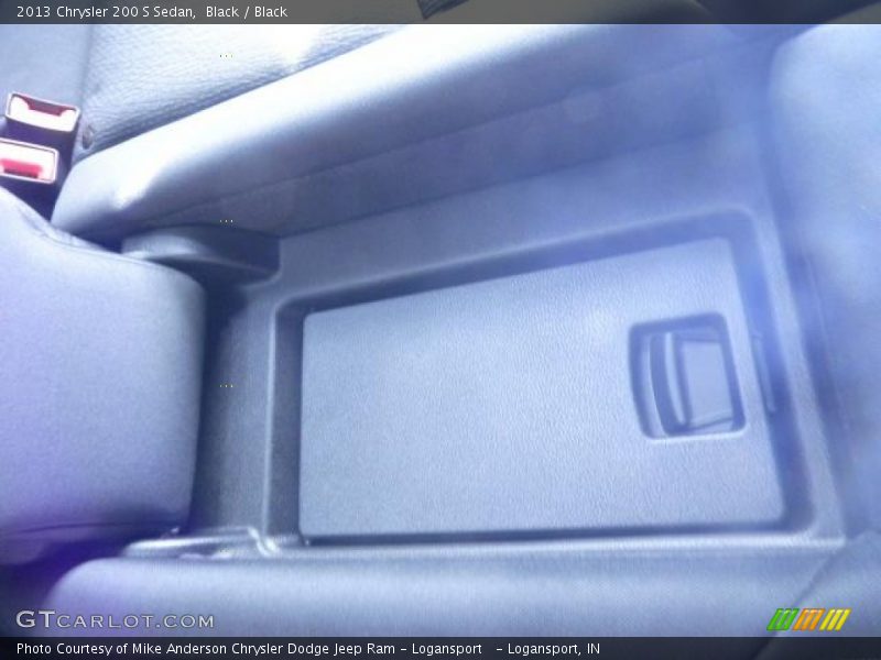 Black / Black 2013 Chrysler 200 S Sedan