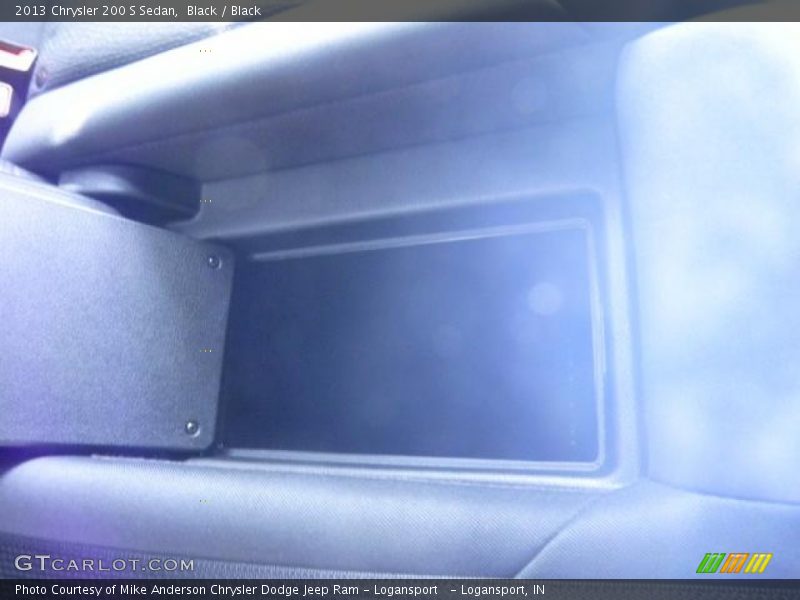 Black / Black 2013 Chrysler 200 S Sedan
