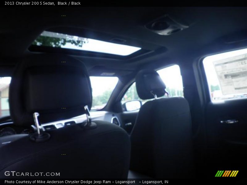 Black / Black 2013 Chrysler 200 S Sedan
