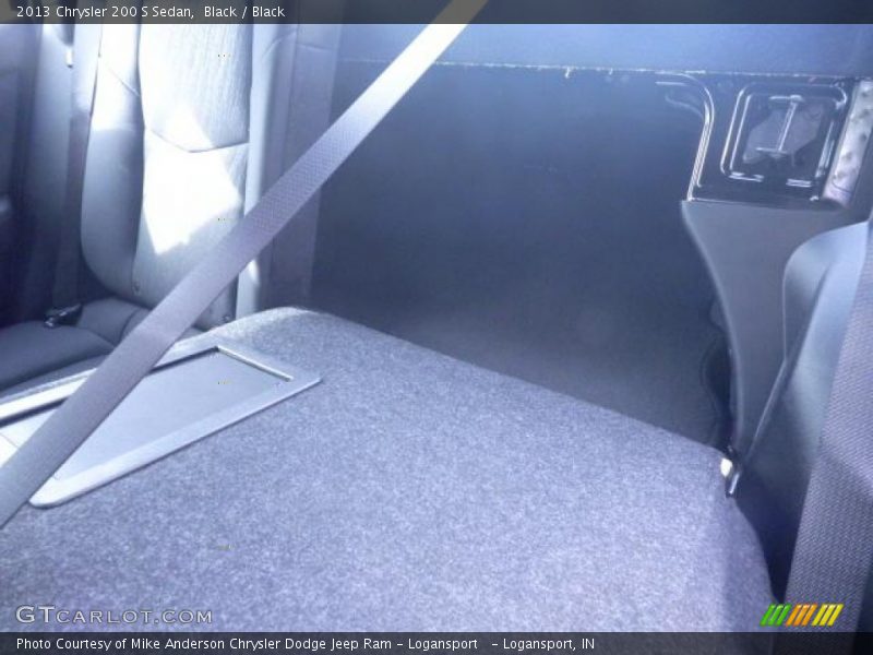Black / Black 2013 Chrysler 200 S Sedan