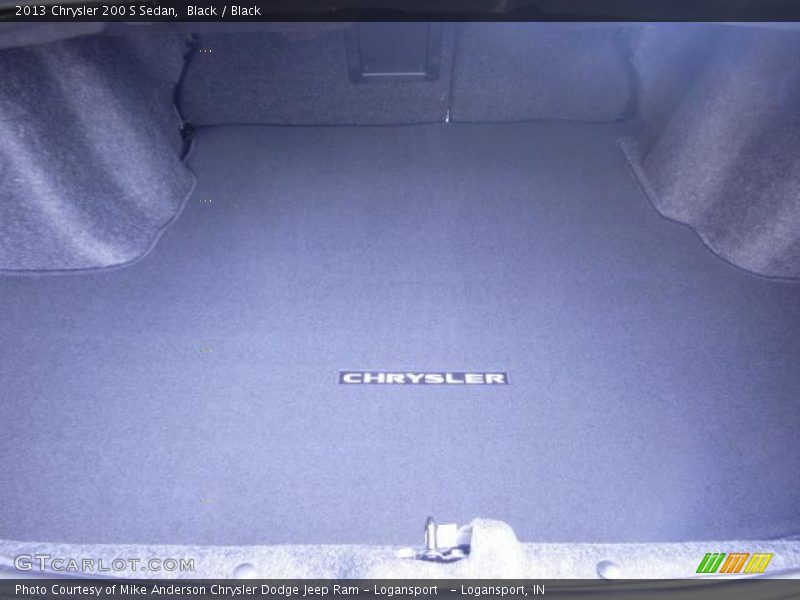 Black / Black 2013 Chrysler 200 S Sedan