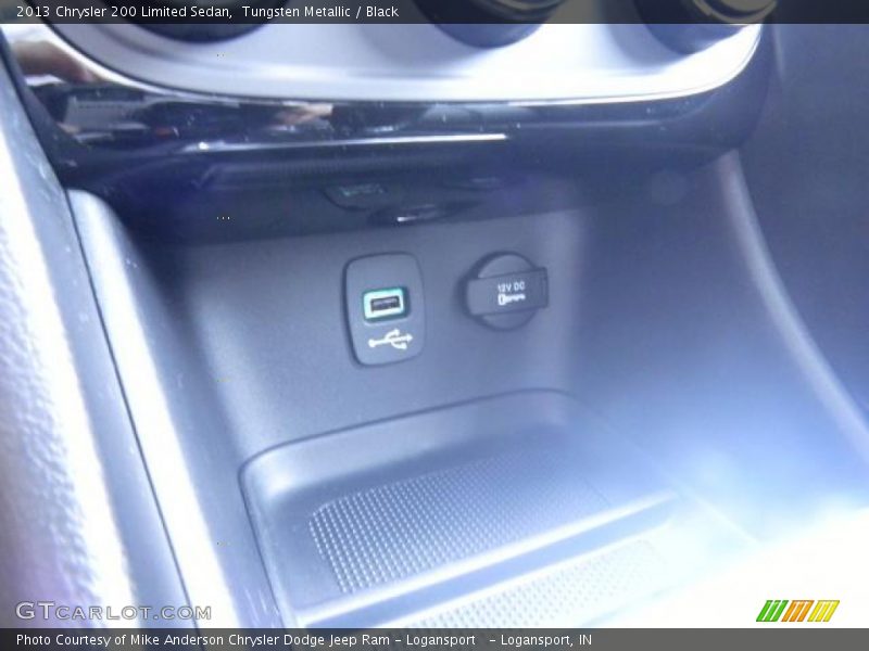 Tungsten Metallic / Black 2013 Chrysler 200 Limited Sedan