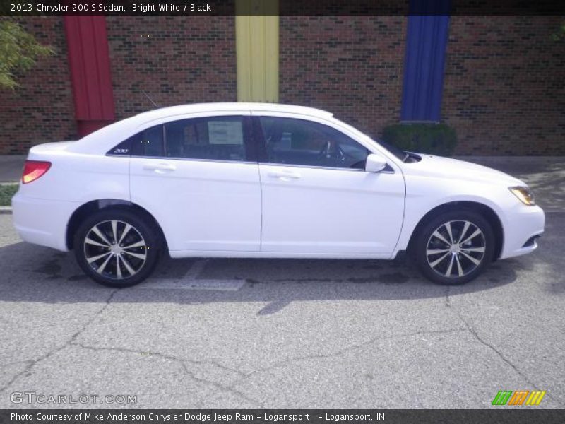 Bright White / Black 2013 Chrysler 200 S Sedan