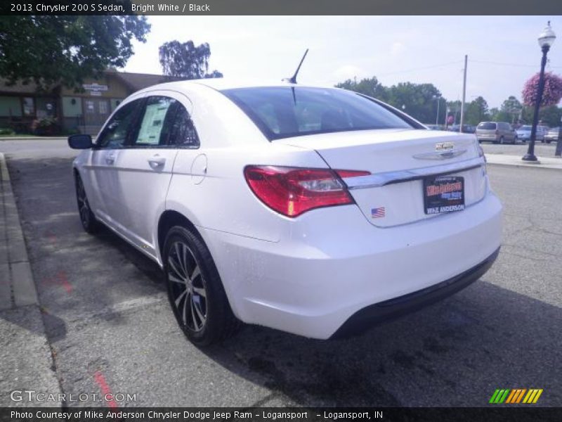 Bright White / Black 2013 Chrysler 200 S Sedan