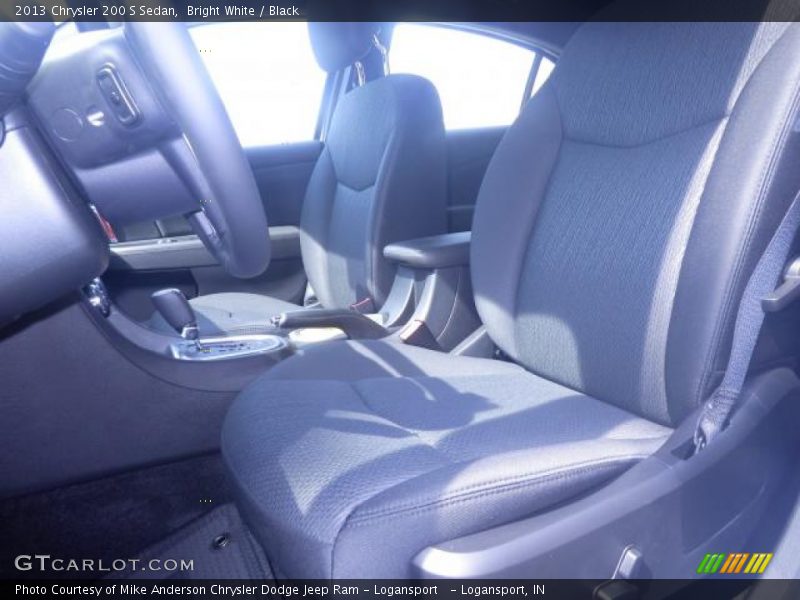 Bright White / Black 2013 Chrysler 200 S Sedan