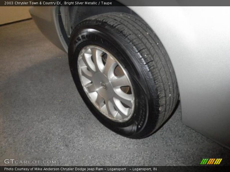  2003 Town & Country EX Wheel