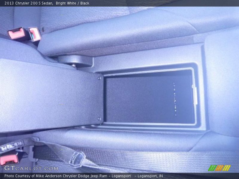 Bright White / Black 2013 Chrysler 200 S Sedan