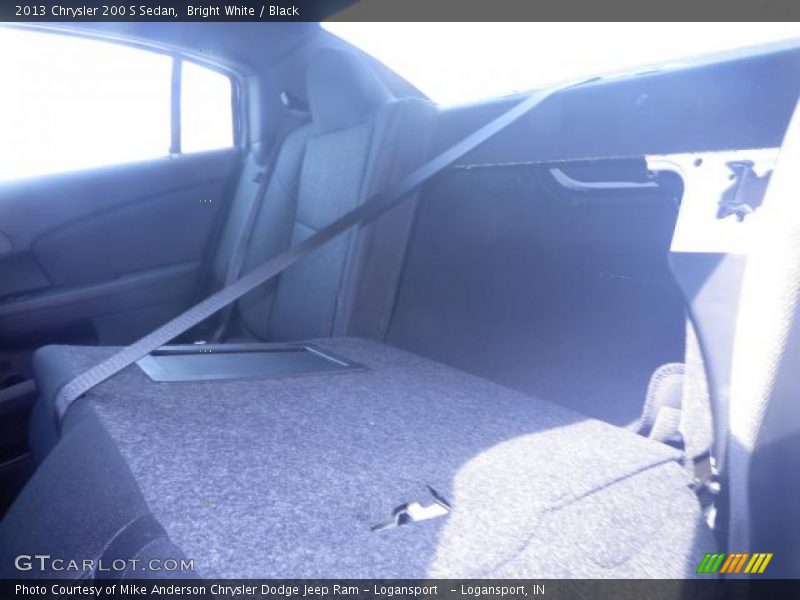 Bright White / Black 2013 Chrysler 200 S Sedan