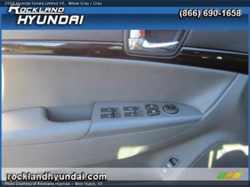 Willow Gray / Gray 2009 Hyundai Sonata Limited V6